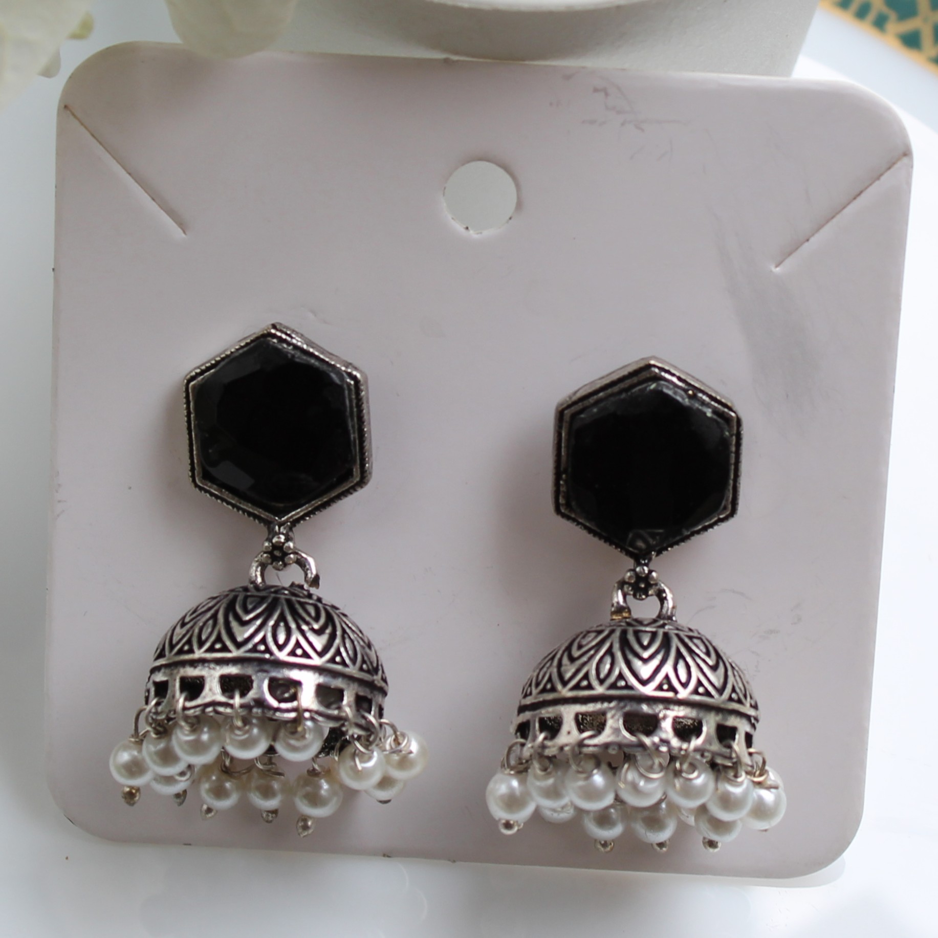 small black jhumka