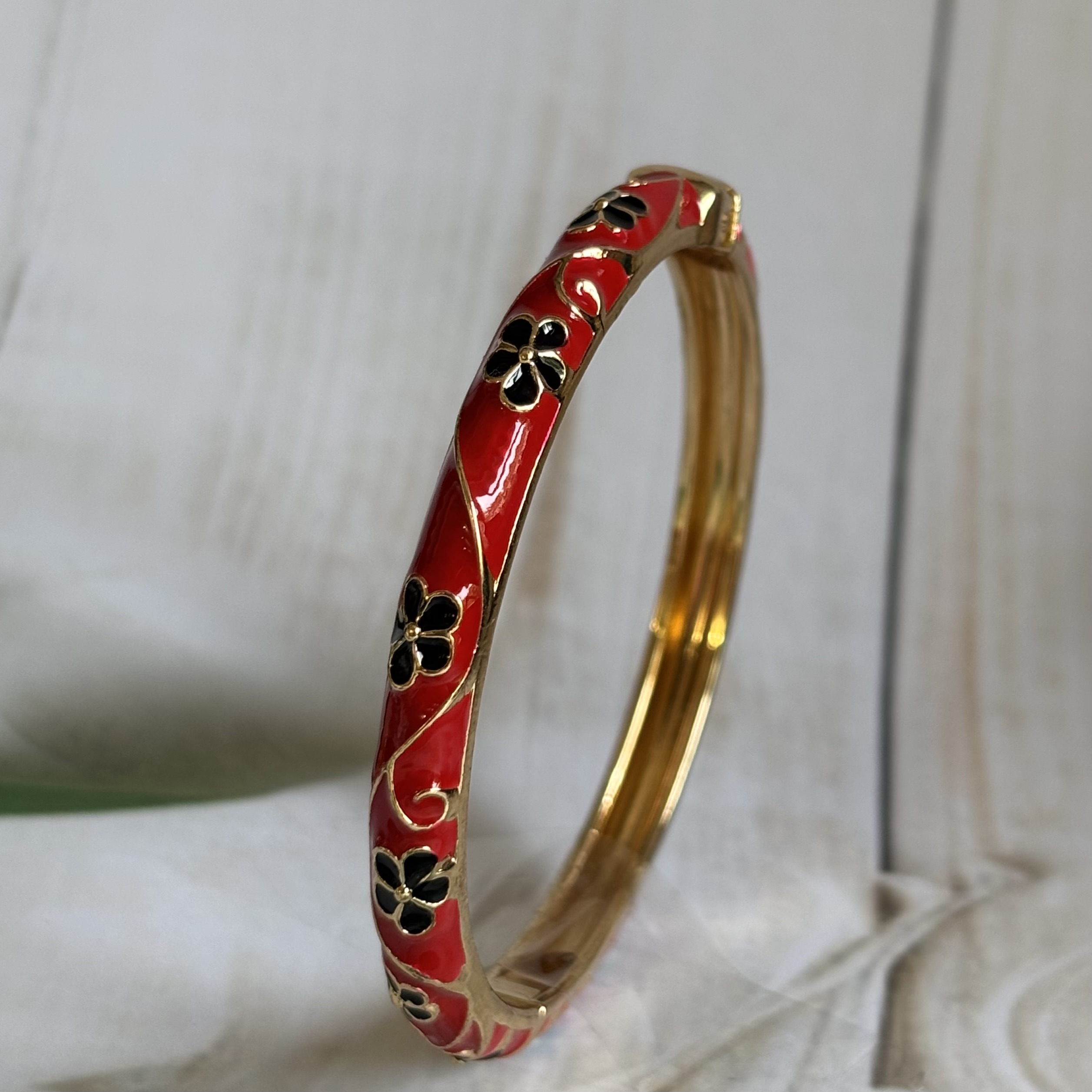 adjustable red enamal bangle
