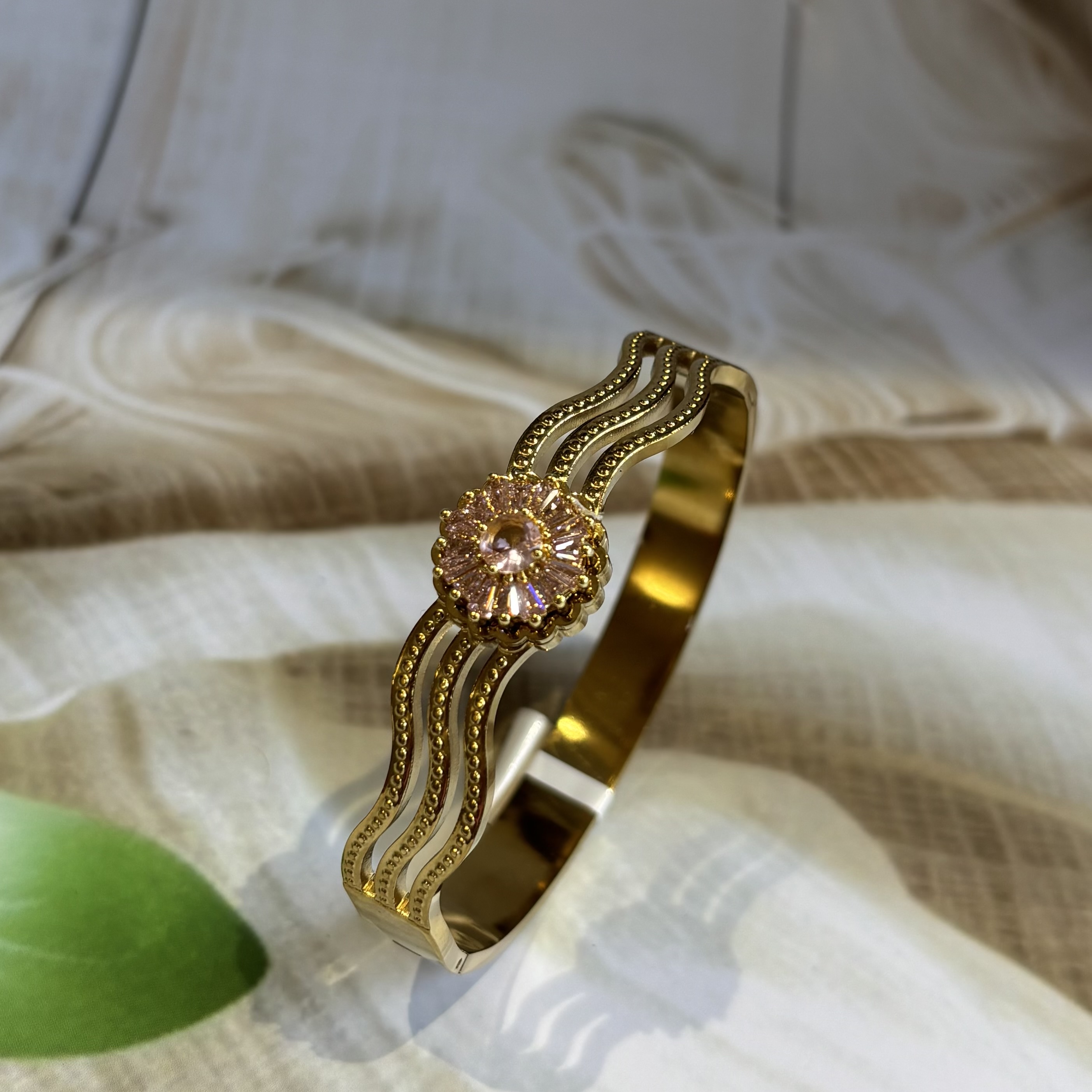 Adjustable floral bangle