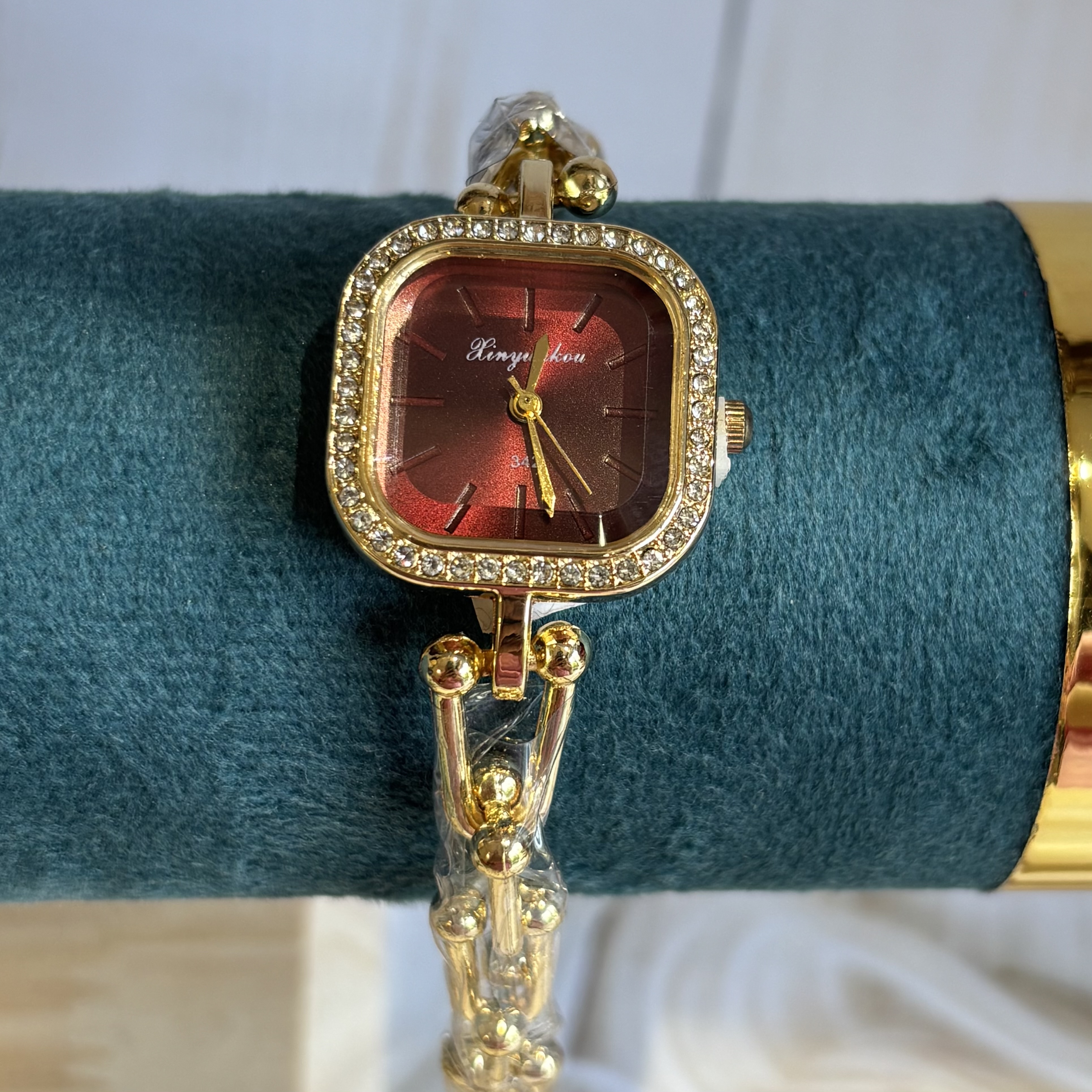 linked chain watch