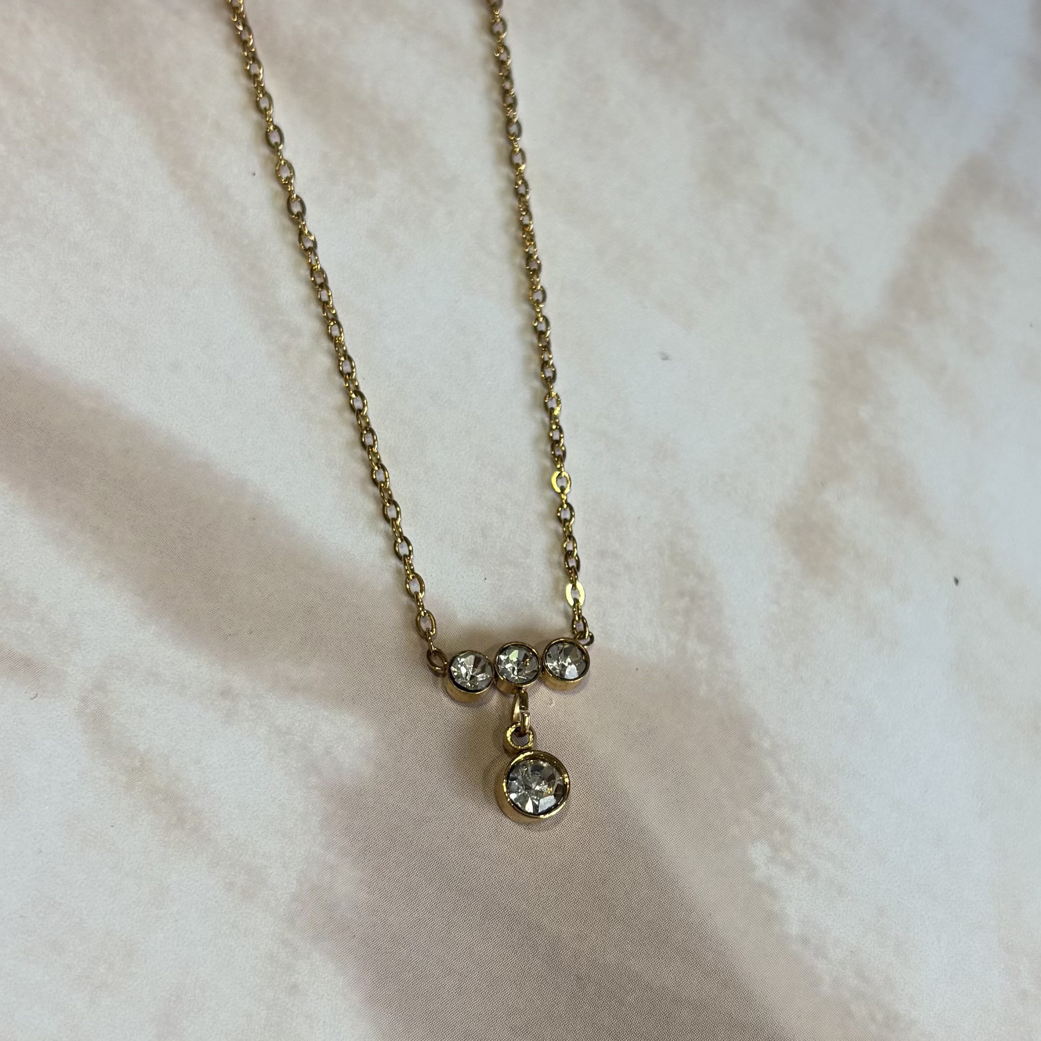 Dangling stone drop pendant