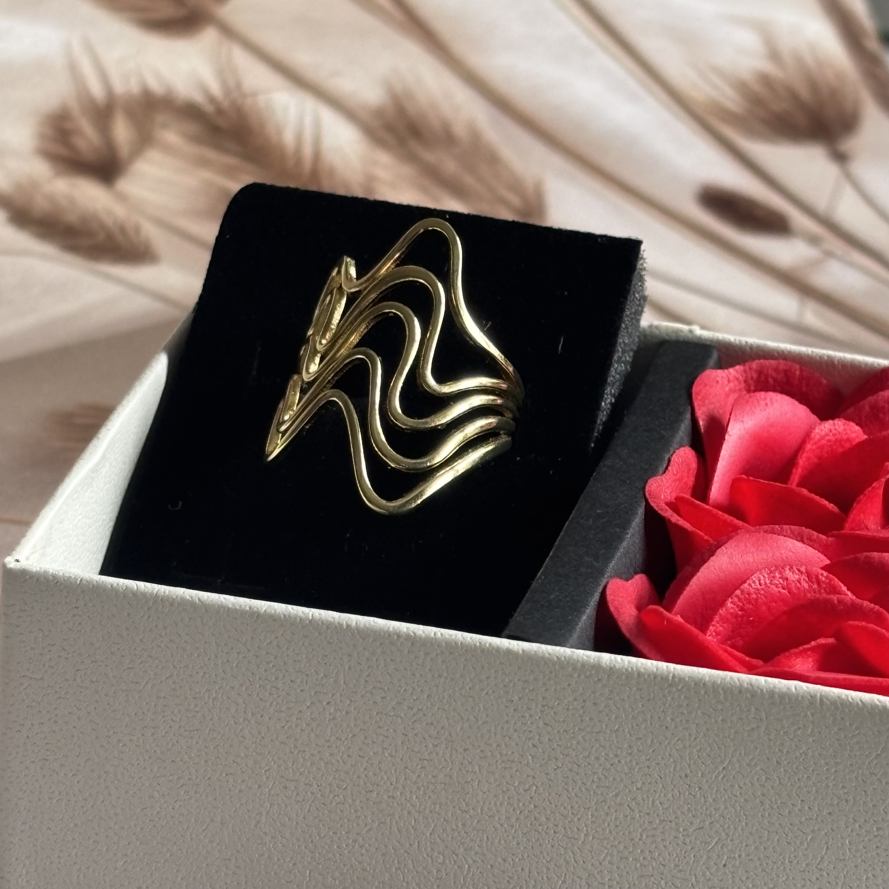 Zig zag thumb ring