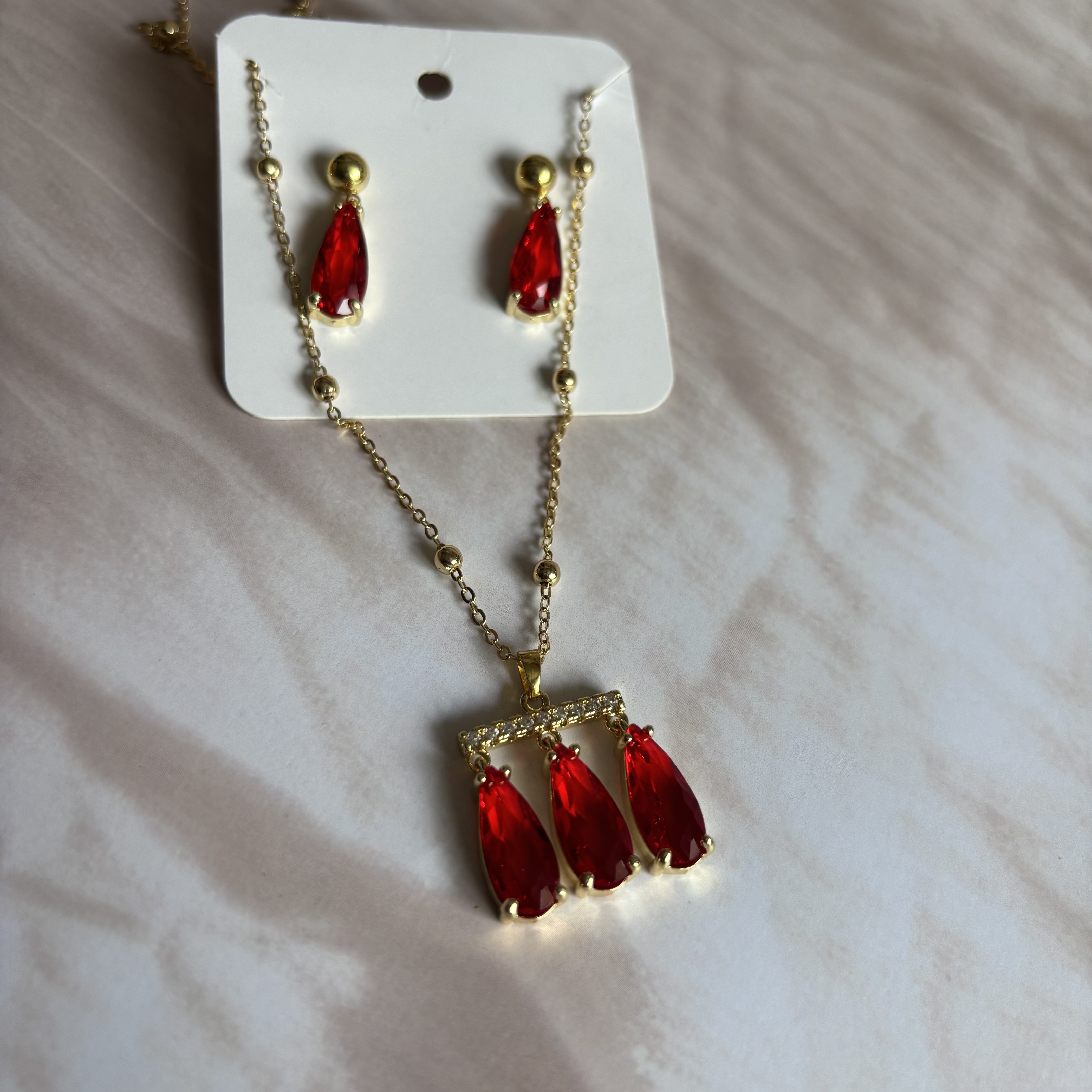 Red drops necklace