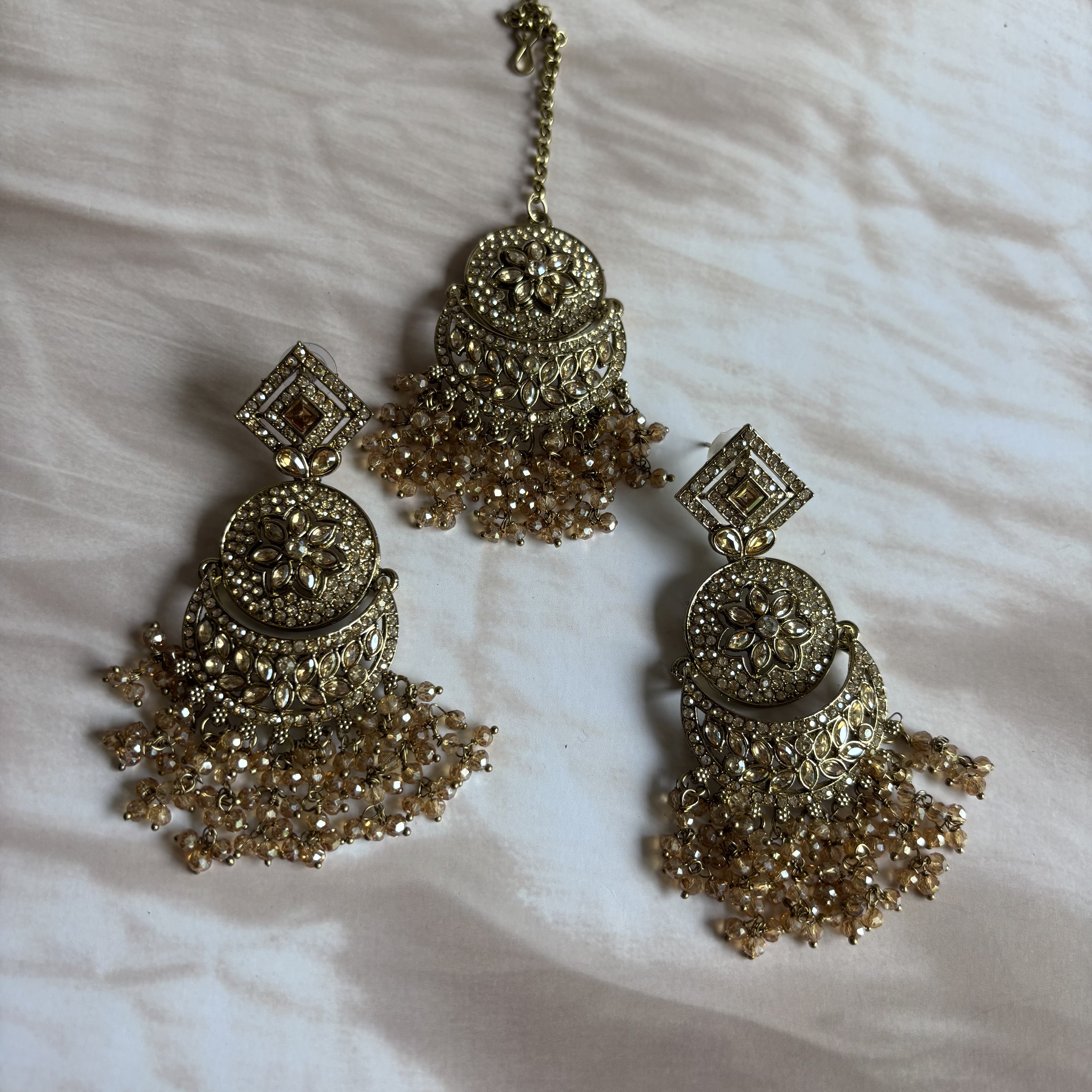 Chandbali with mangtika