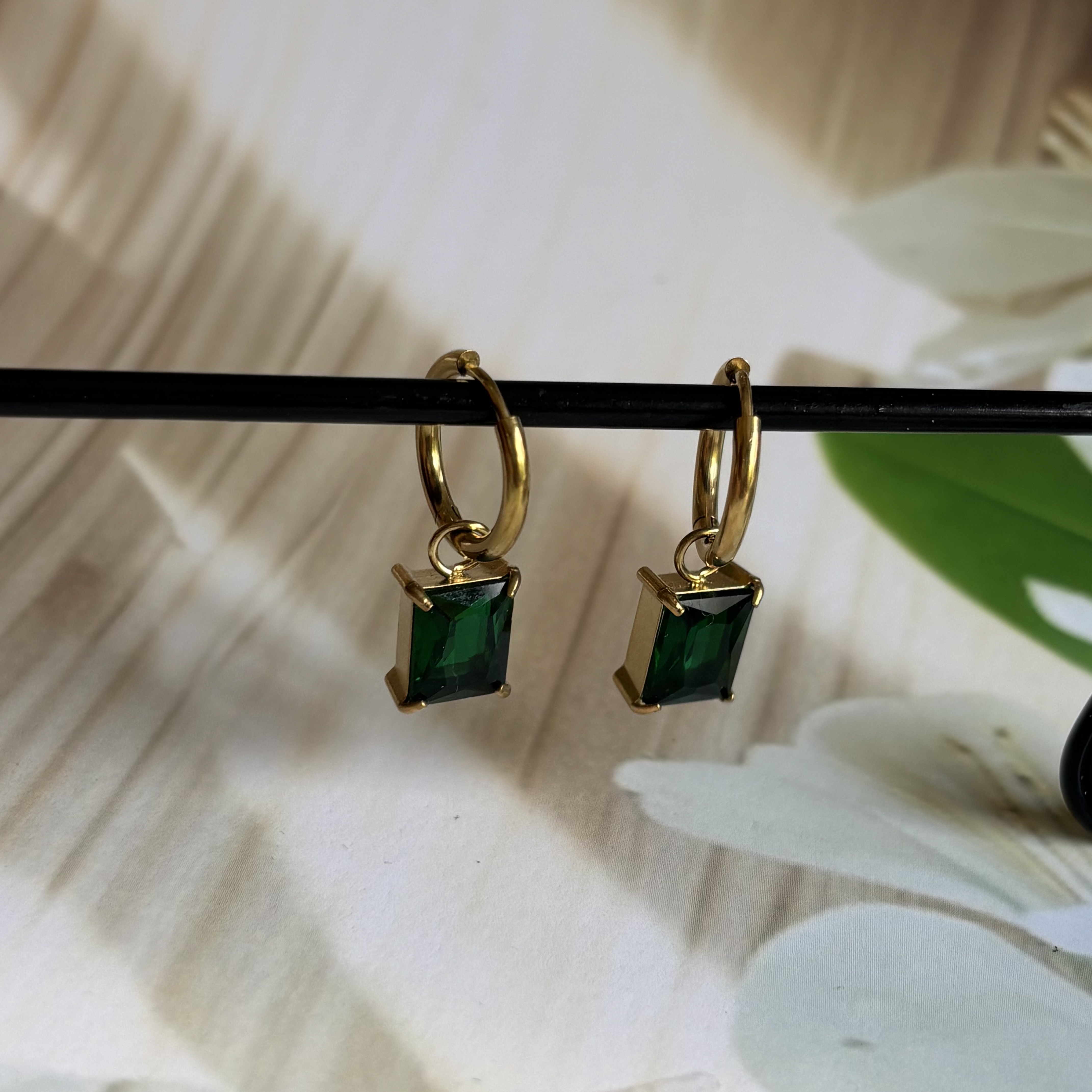 Emerald drops