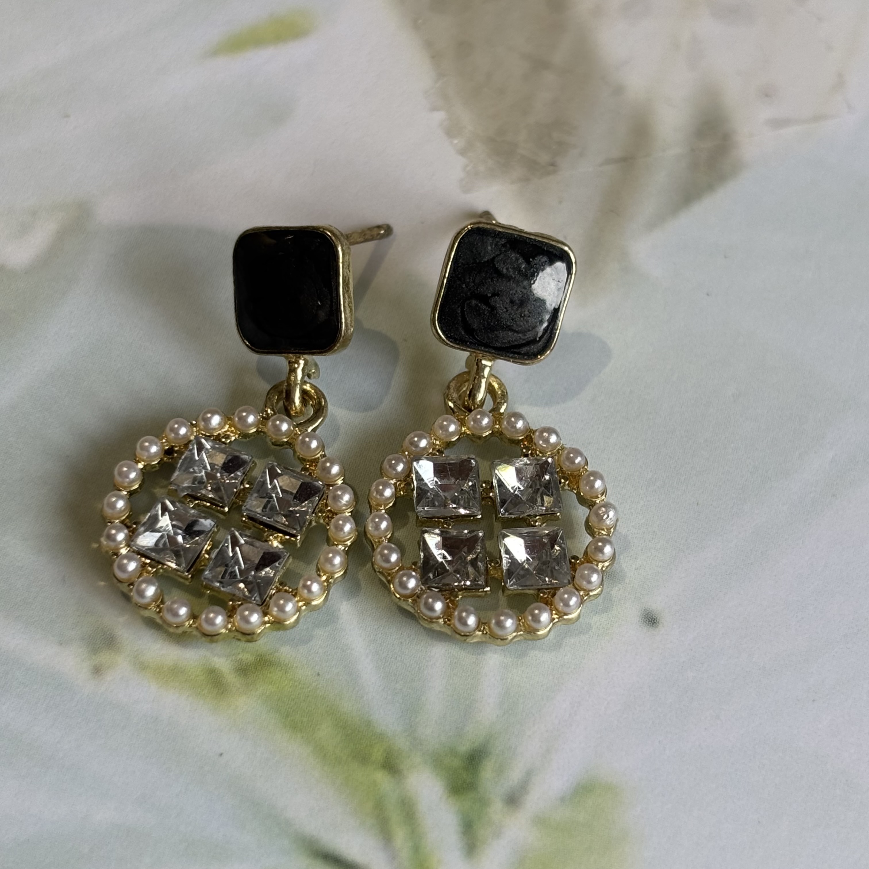 Circle square earrings