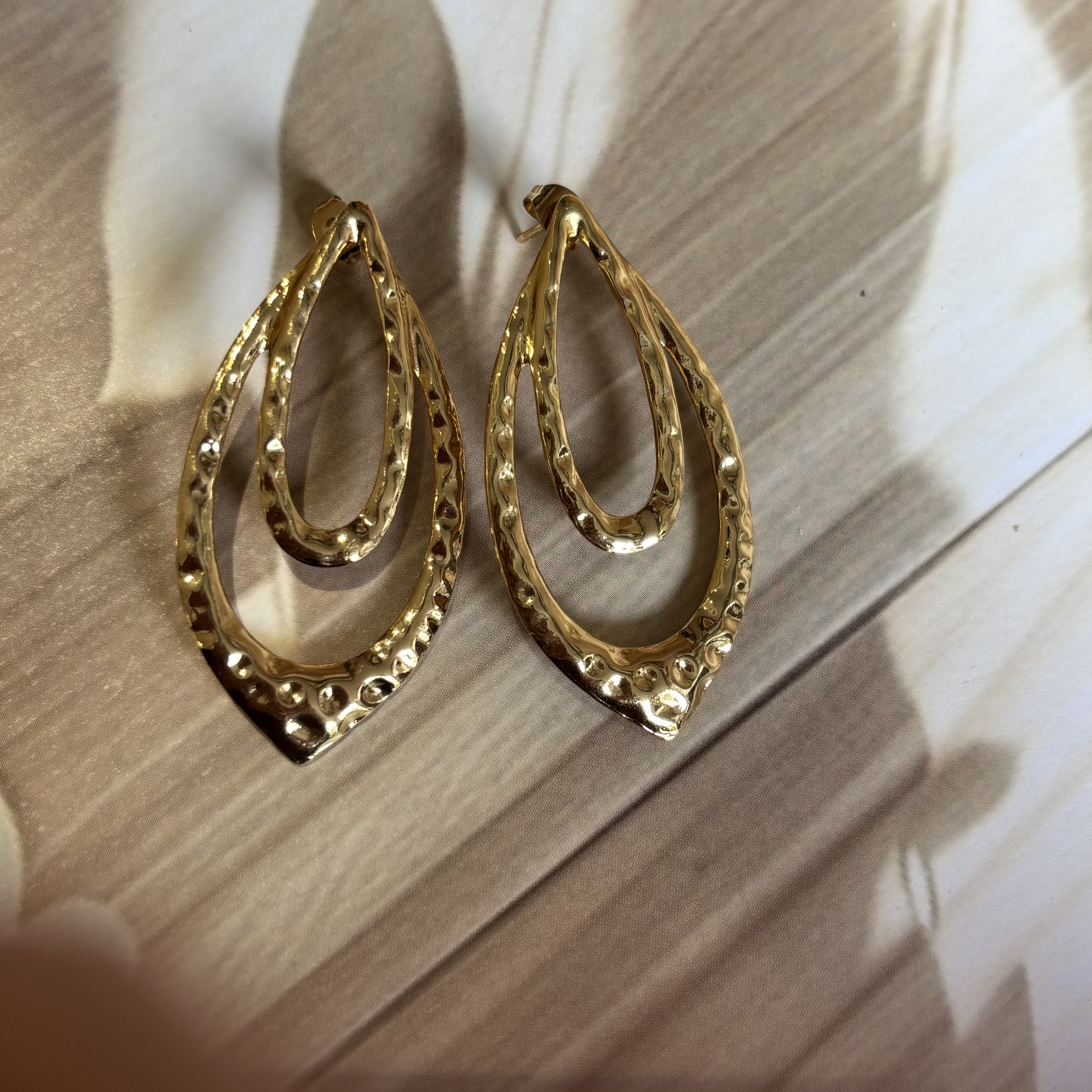 Drop shape studs