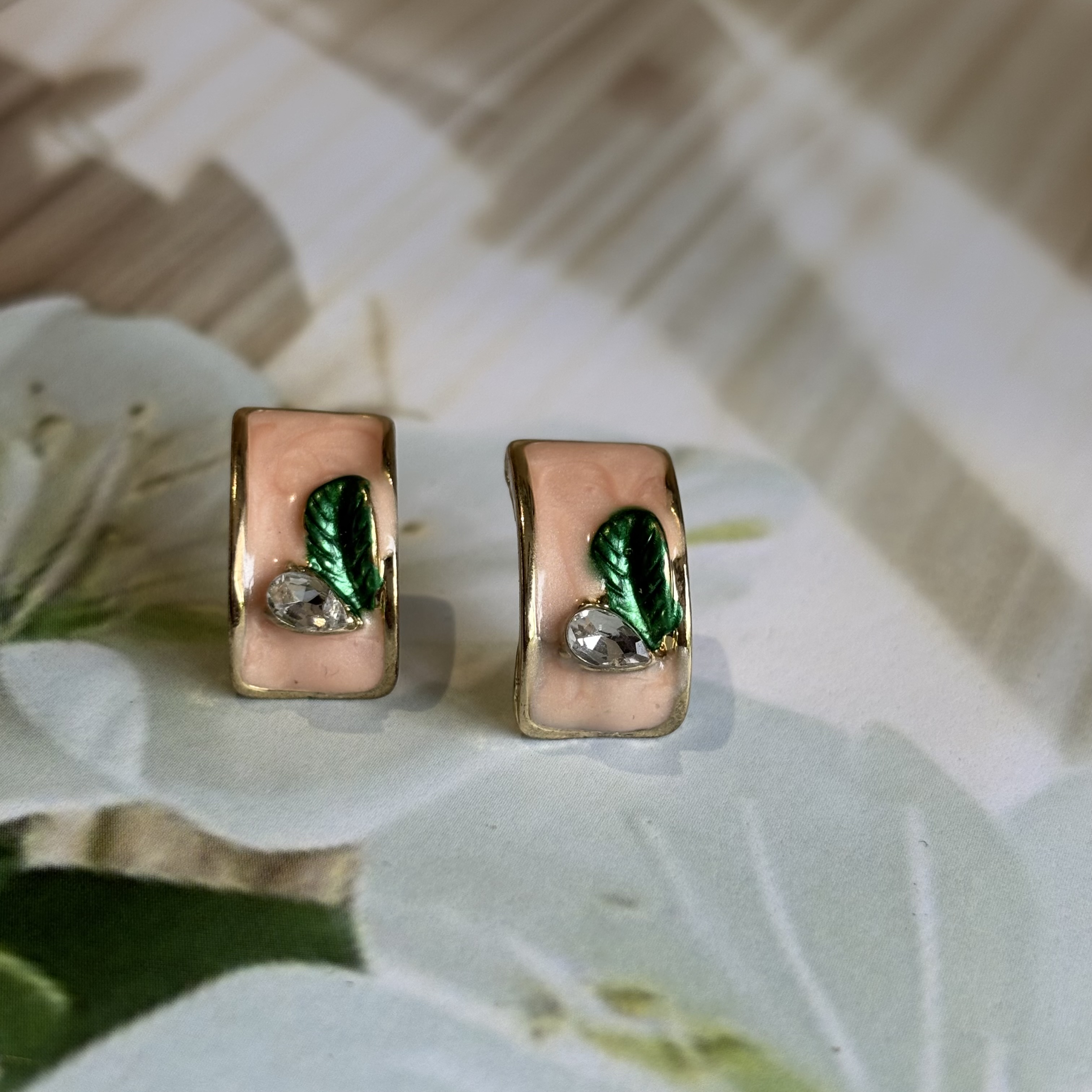 Enamel peach studs