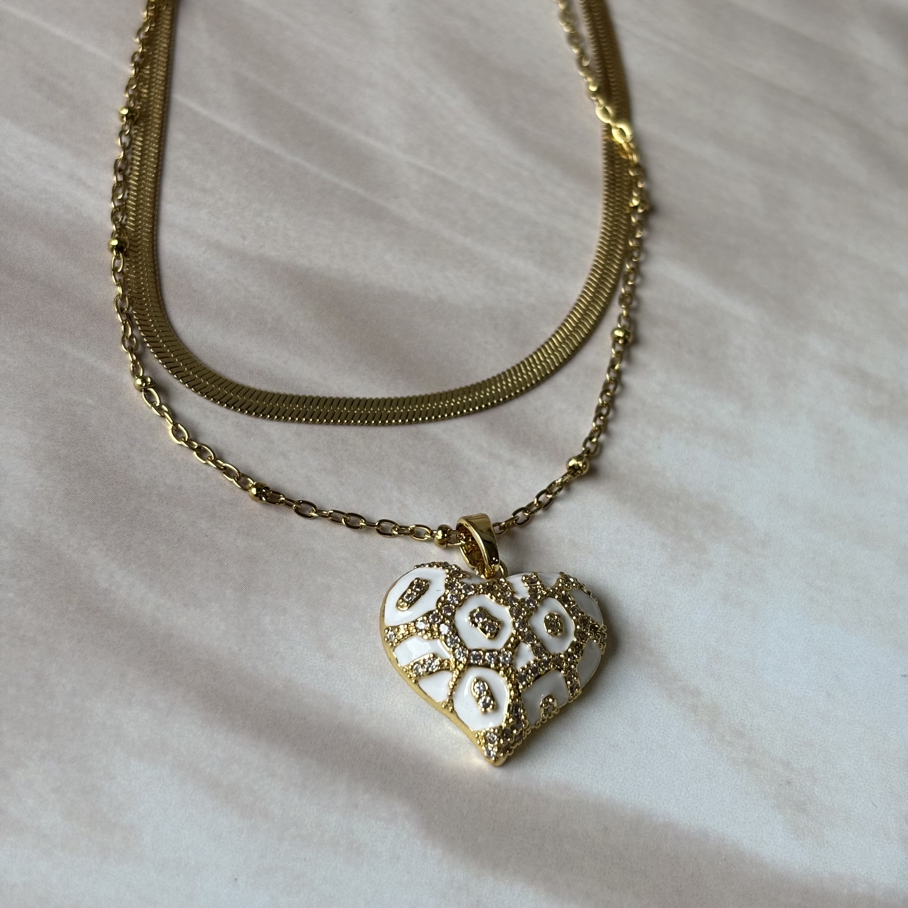 Double layer white heart necklace