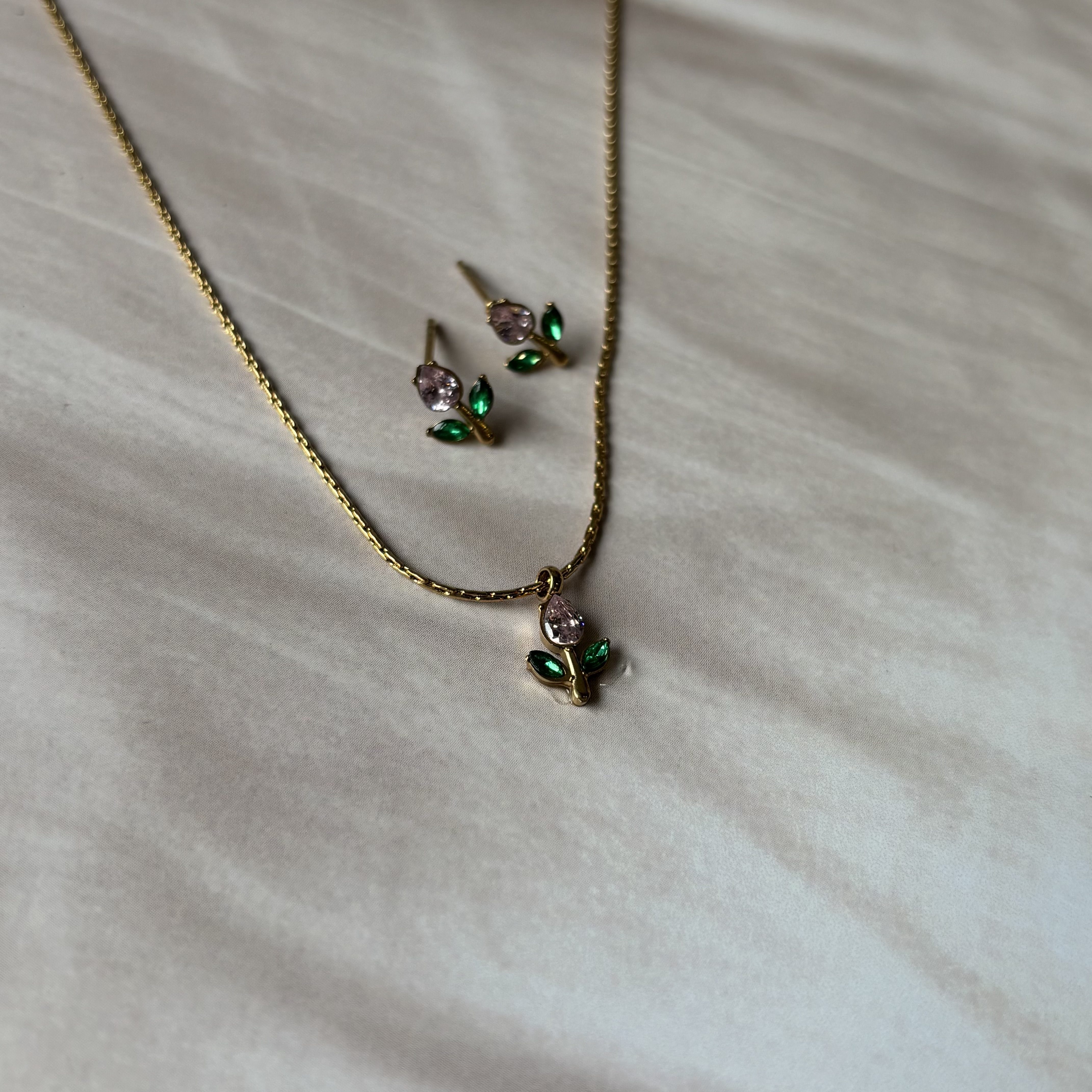 Mini tulip pendant set- green pink