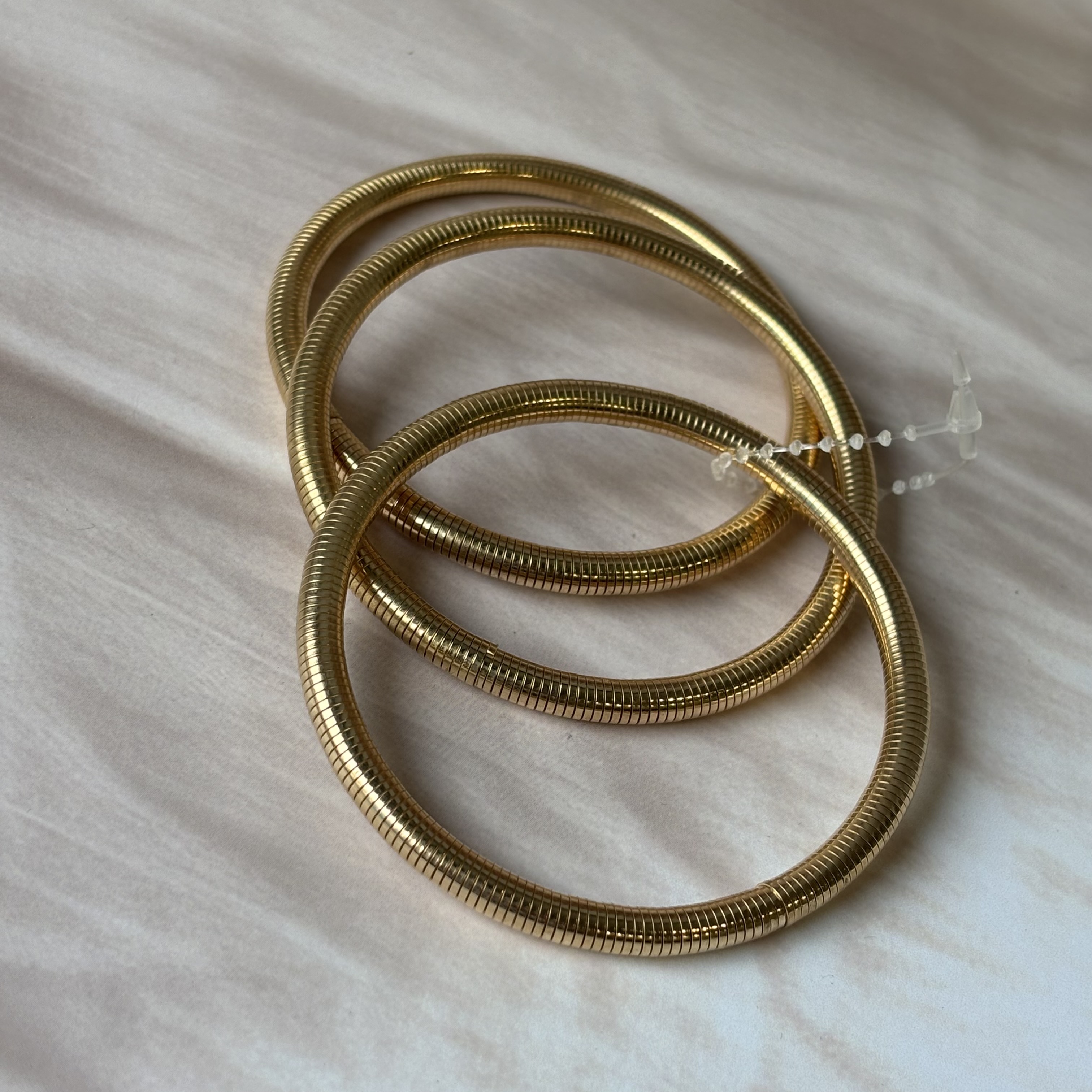 Stretchable bangles set of three