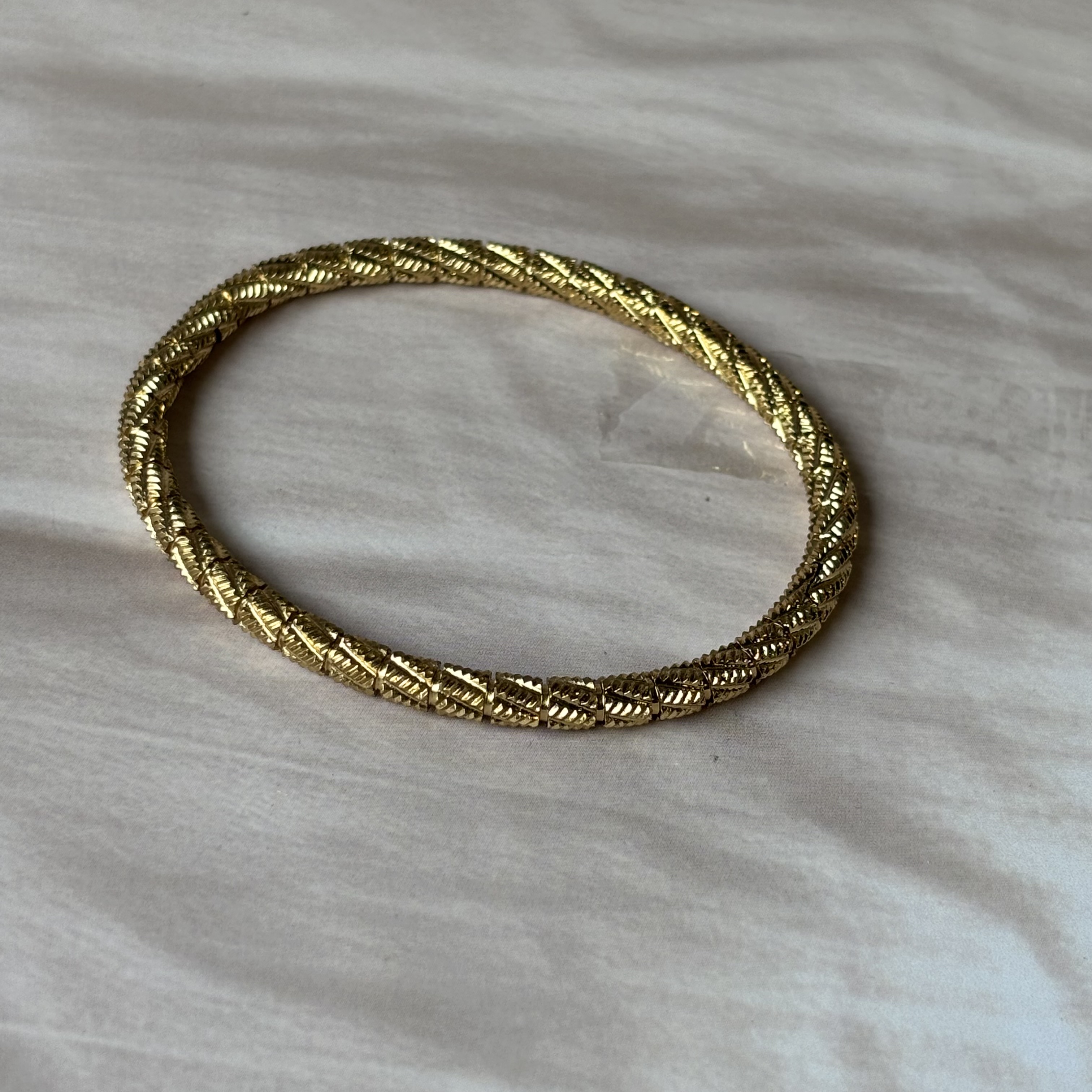 Textured bangle