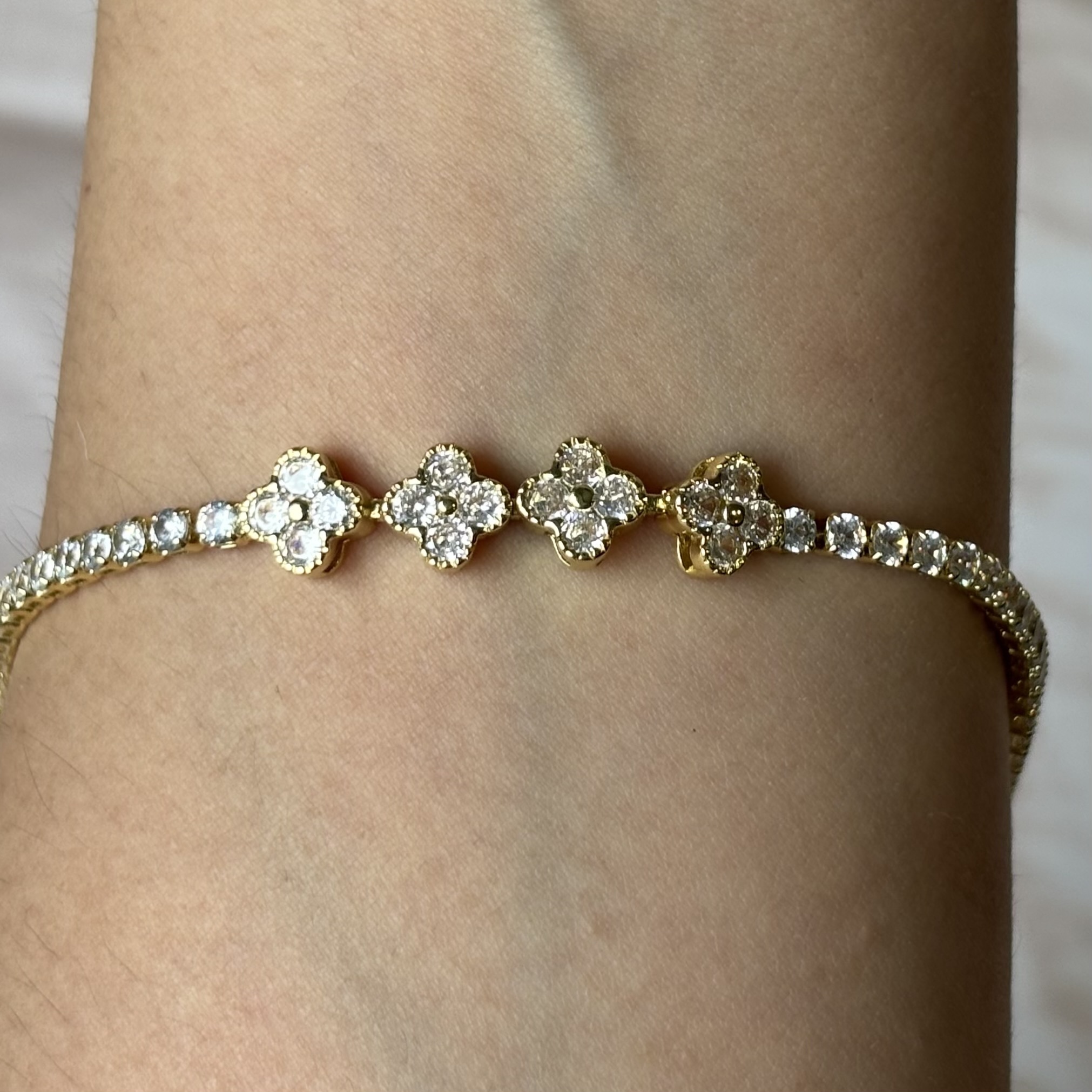 Ad sleek bracelet