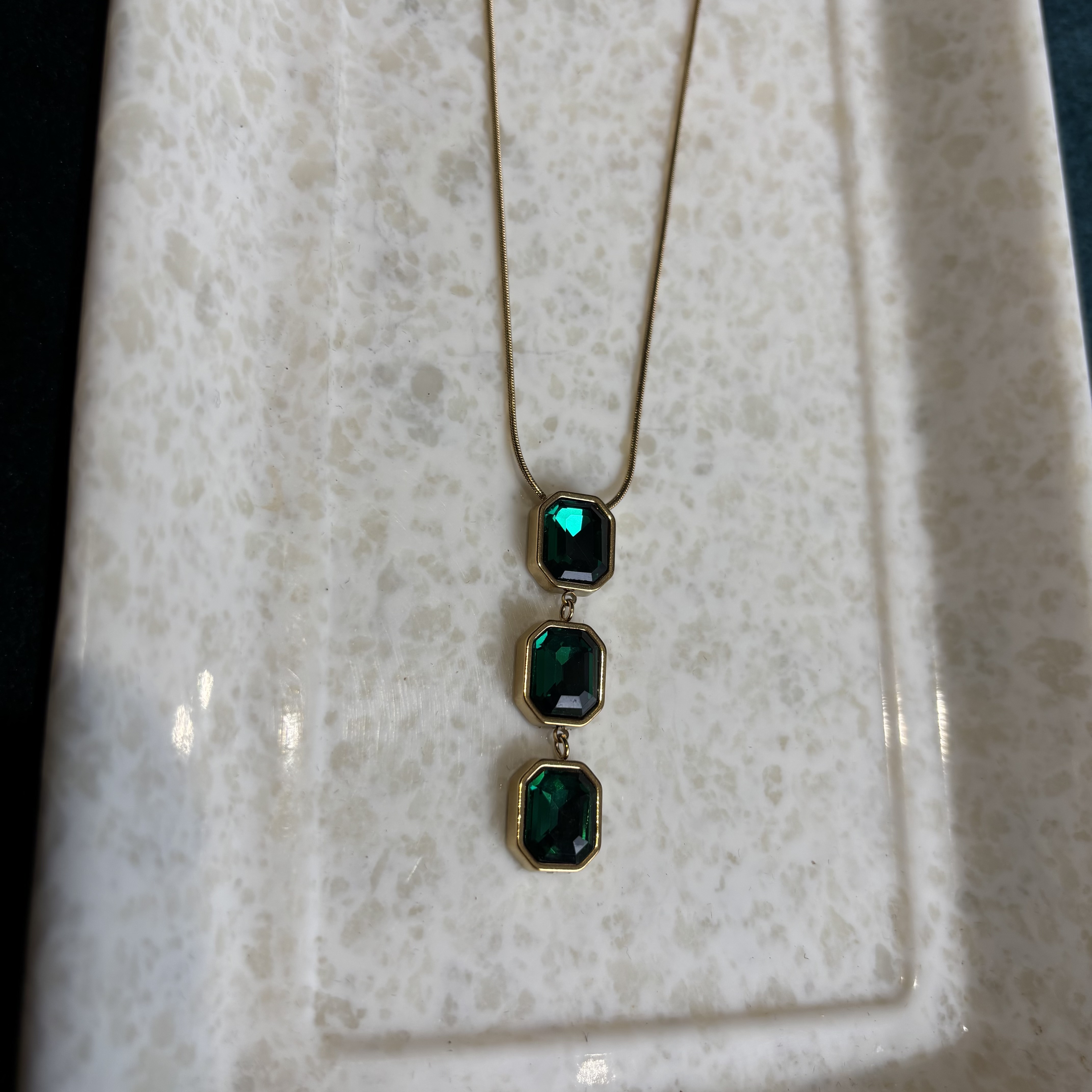 Green long pendant