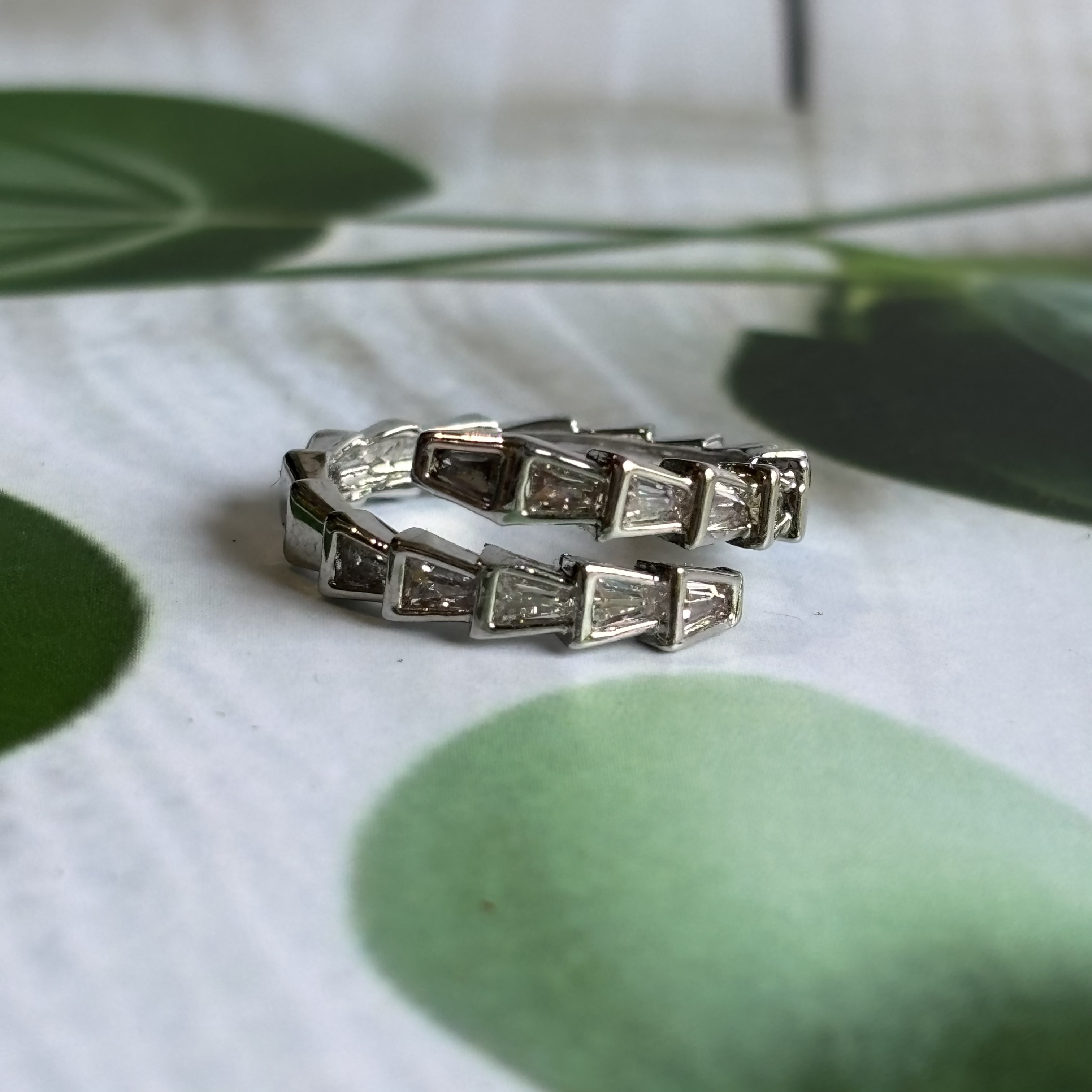 Silver tail ring